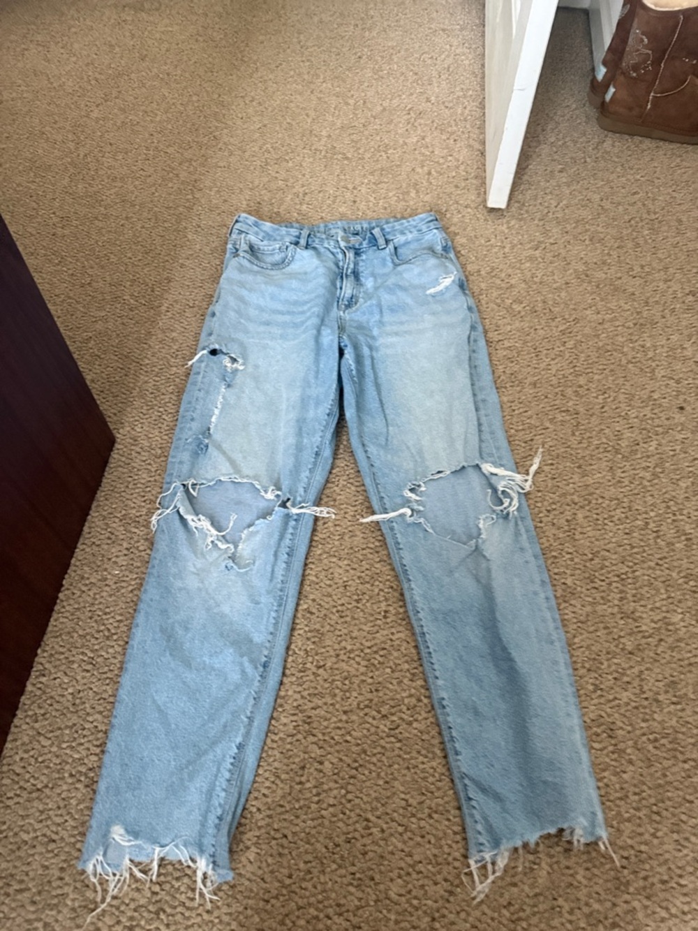 Light Blue Distressed Women's curvy mom  jeans size 8